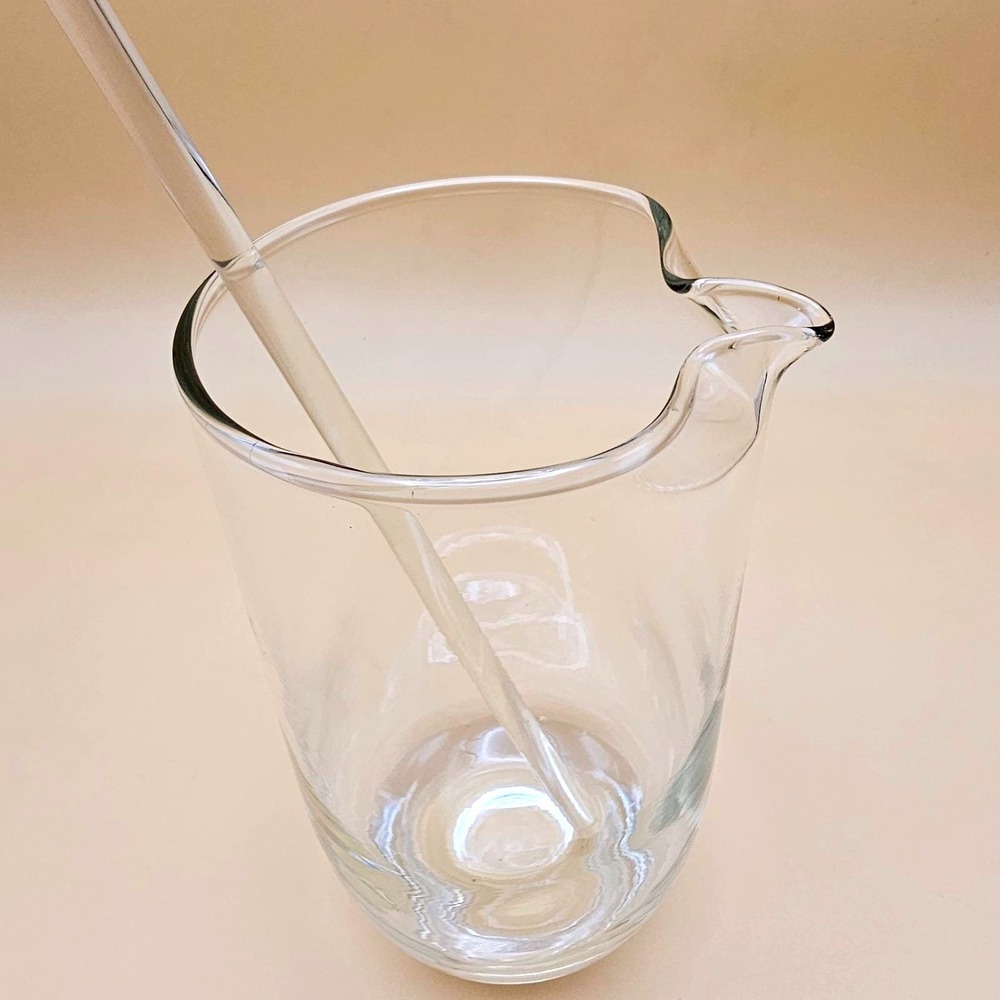Clear Glass Pitcher with Integrated Stirrer Pourer Mixing Drinkware Barware Tool